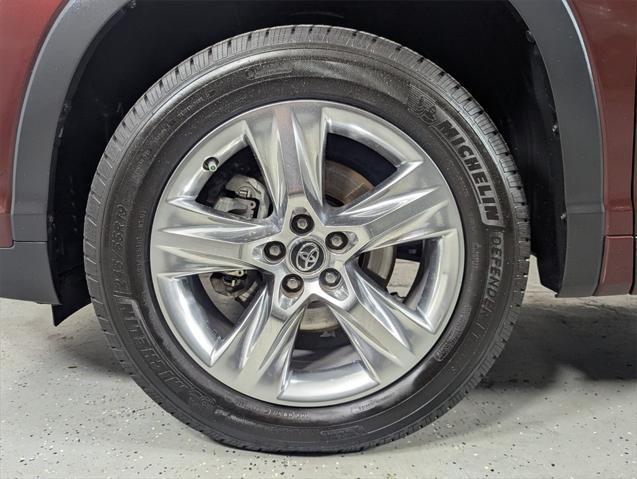 used 2019 Toyota Highlander car, priced at $25,995