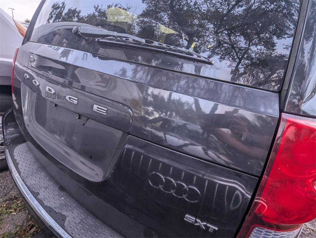 used 2014 Dodge Grand Caravan car, priced at $1,995