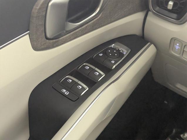 used 2022 Kia Sorento car, priced at $26,991