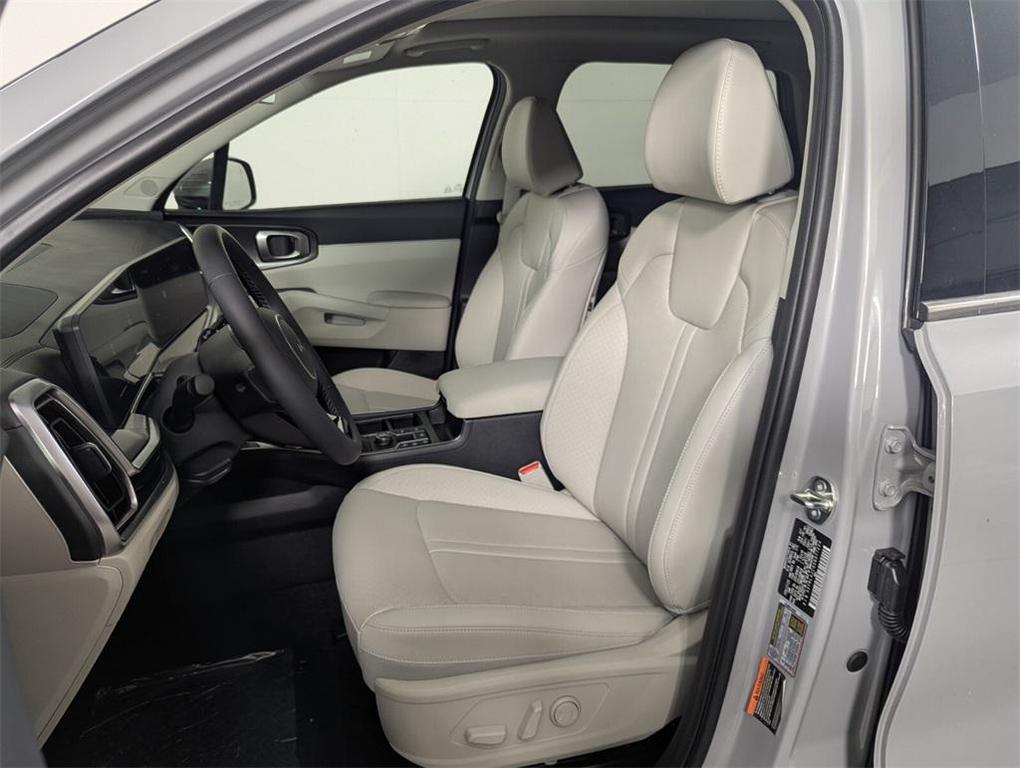 new 2025 Kia Sorento car, priced at $37,063