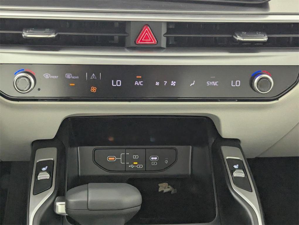 new 2025 Kia Sorento car, priced at $37,063