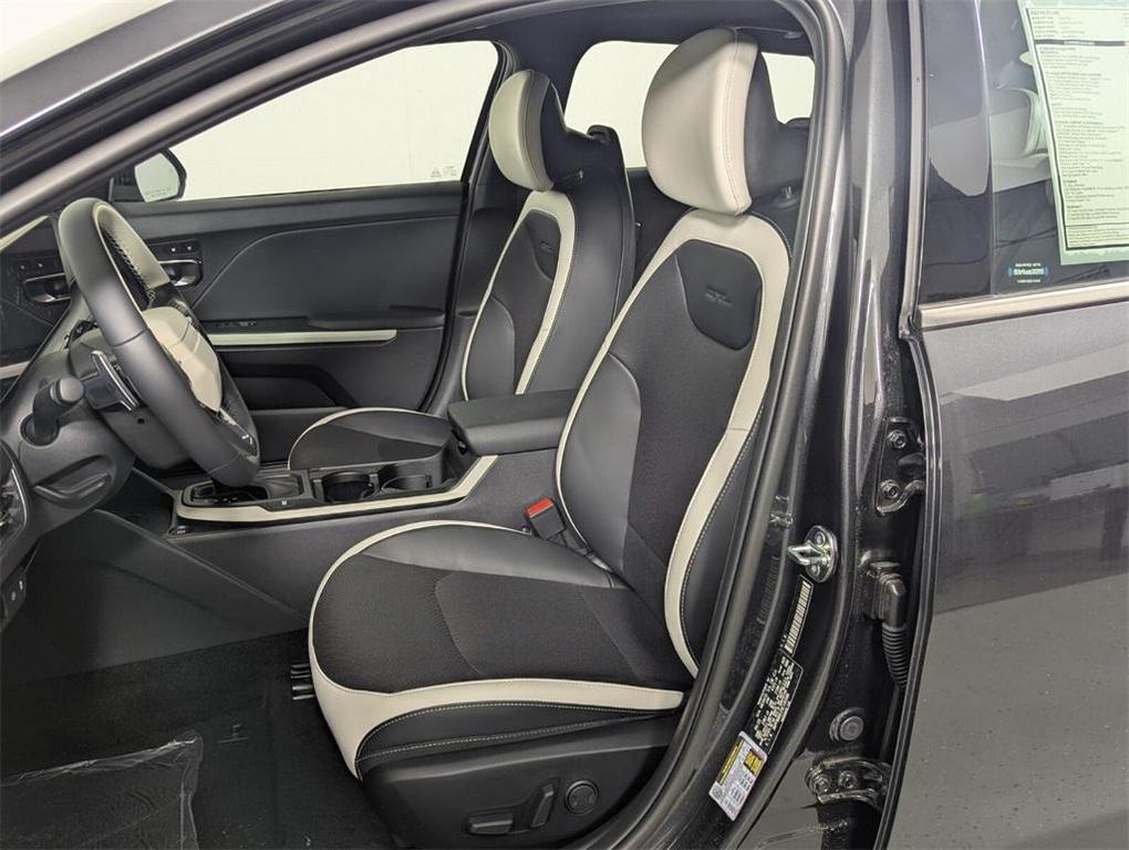 new 2025 Kia K4 car, priced at $27,684