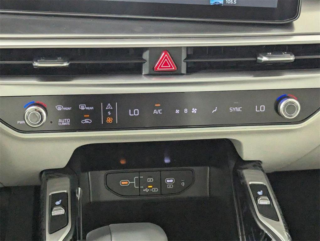 new 2025 Kia Sorento car, priced at $38,721