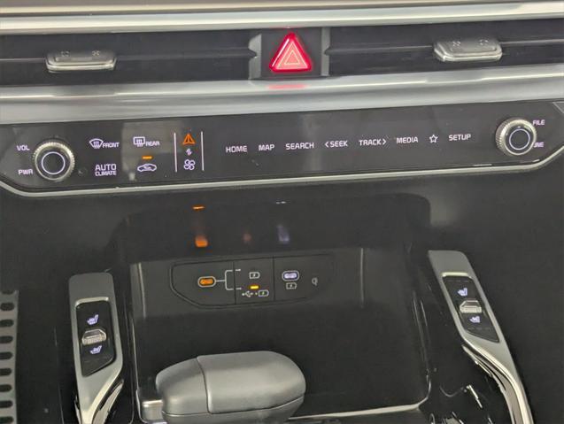new 2025 Kia Sorento car, priced at $44,175