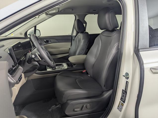 new 2026 Kia Carnival Hybrid car, priced at $45,385