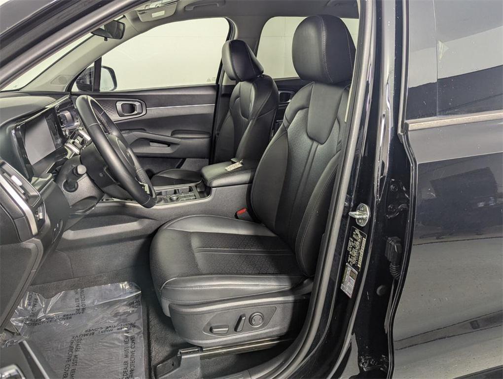 used 2023 Kia Sorento car, priced at $23,995