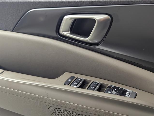 new 2025 Kia Carnival car, priced at $38,646