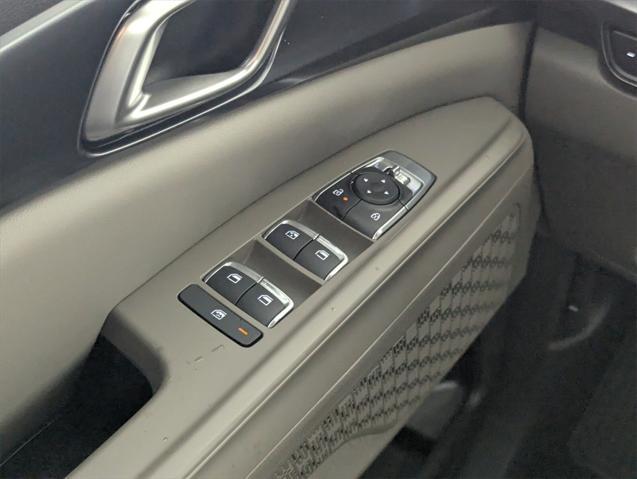 new 2025 Kia Carnival car, priced at $38,646