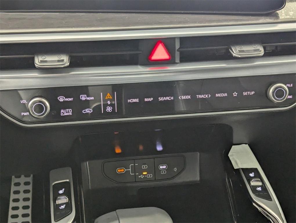 new 2025 Kia Sorento car, priced at $42,206