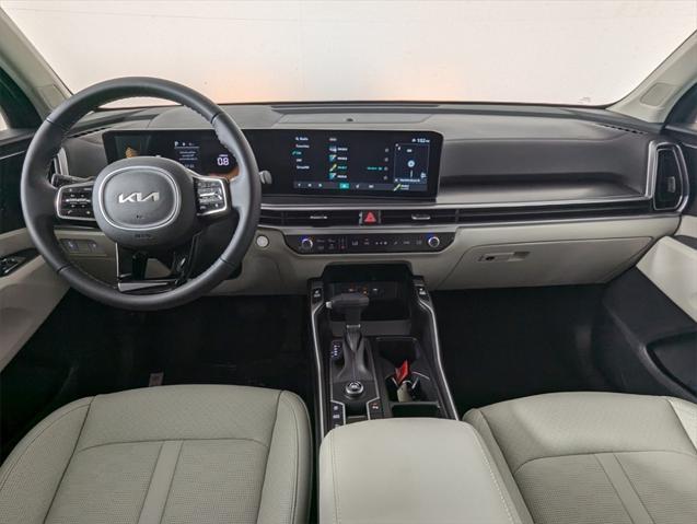 new 2025 Kia Sorento car, priced at $38,180