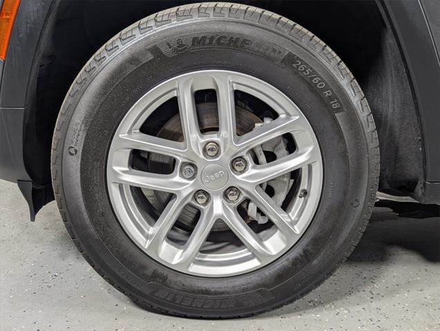 used 2024 Jeep Grand Cherokee car, priced at $28,891