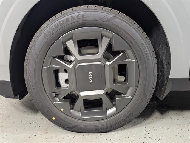 new 2025 Kia Carnival Hybrid car, priced at $43,567