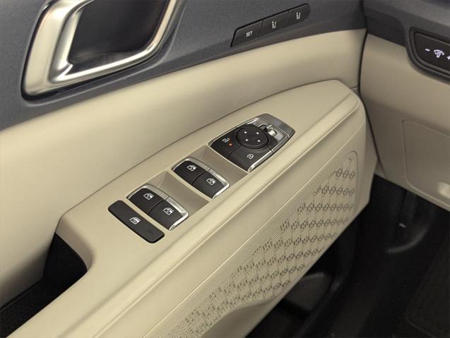 new 2025 Kia Carnival Hybrid car, priced at $43,567