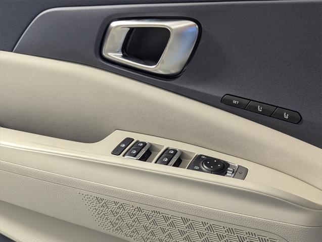 new 2025 Kia Carnival Hybrid car, priced at $43,567
