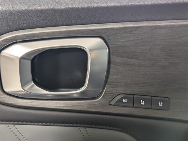 new 2025 Kia Sorento car, priced at $46,836