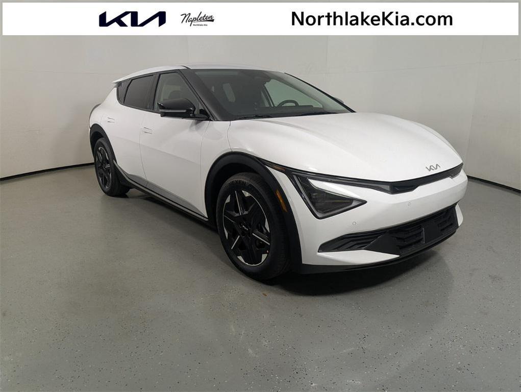 new 2025 Kia EV6 car, priced at $39,075
