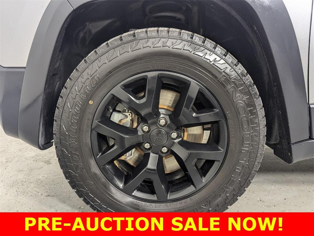 used 2015 Jeep Cherokee car, priced at $5,991