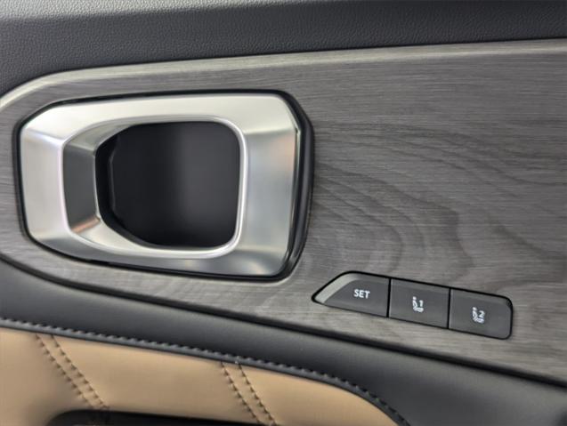 new 2025 Kia Sorento car, priced at $48,820