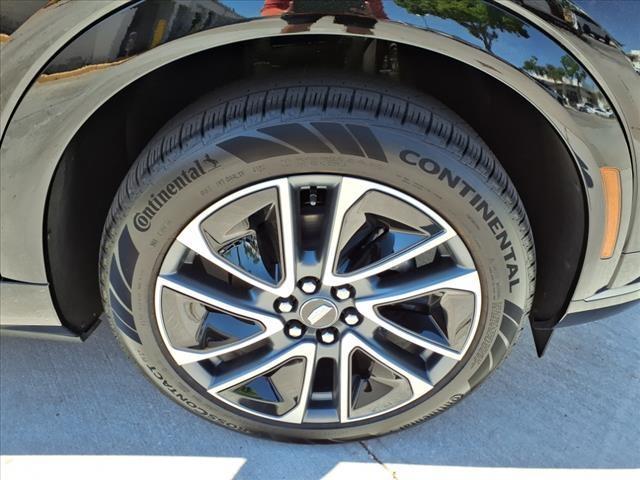 new 2025 Cadillac OPTIQ car, priced at $57,090