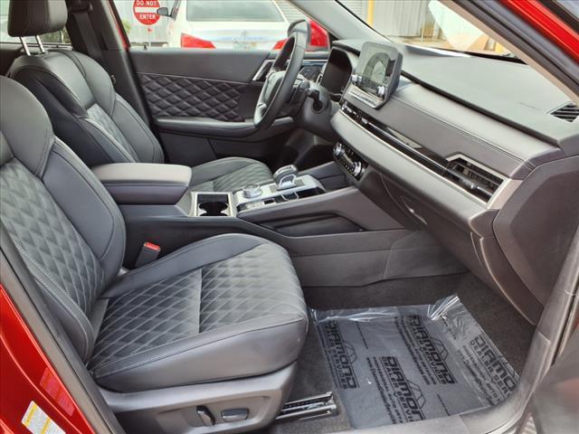 used 2024 Mitsubishi Outlander car, priced at $30,042
