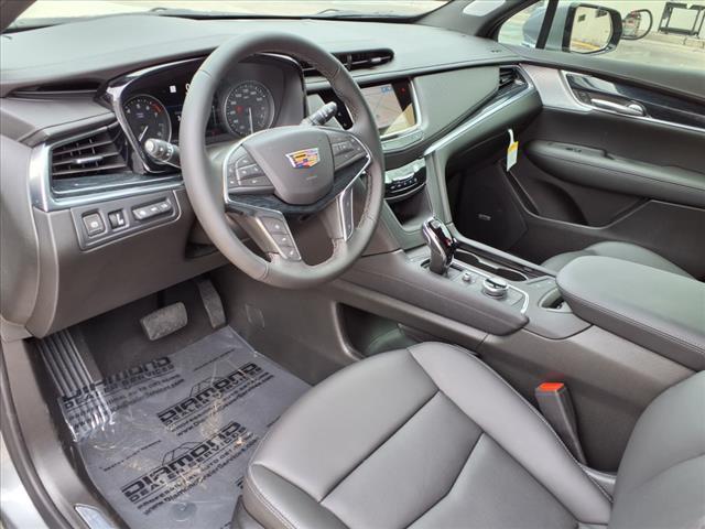 new 2025 Cadillac XT5 car, priced at $54,265
