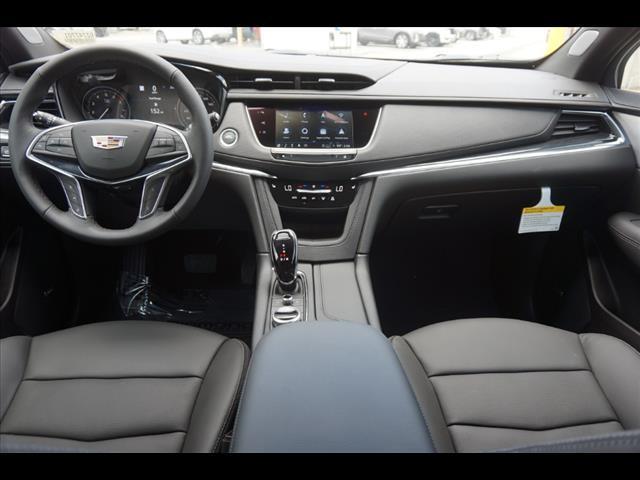 new 2025 Cadillac XT5 car, priced at $57,890