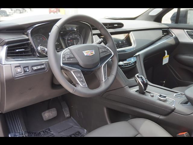 new 2025 Cadillac XT5 car, priced at $57,890