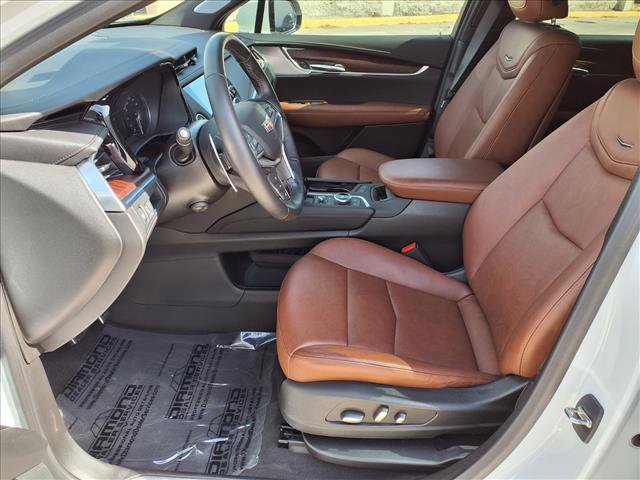 used 2024 Cadillac XT5 car, priced at $43,582
