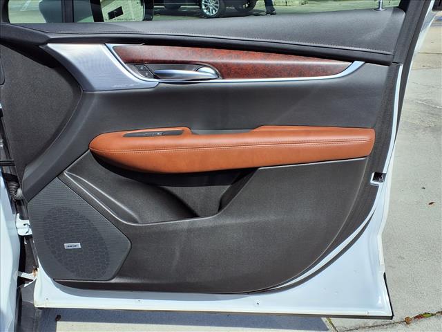 used 2024 Cadillac XT5 car, priced at $43,582