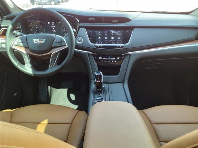 new 2025 Cadillac XT5 car, priced at $55,590