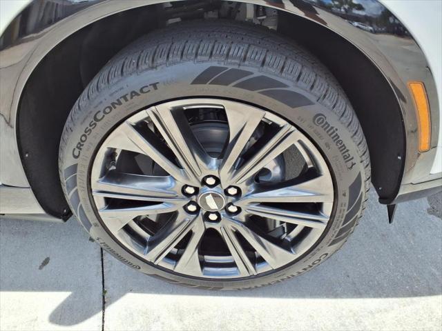 new 2025 Cadillac OPTIQ car, priced at $55,595