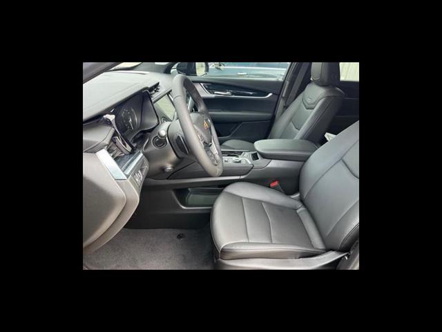 new 2025 Cadillac XT5 car, priced at $53,815