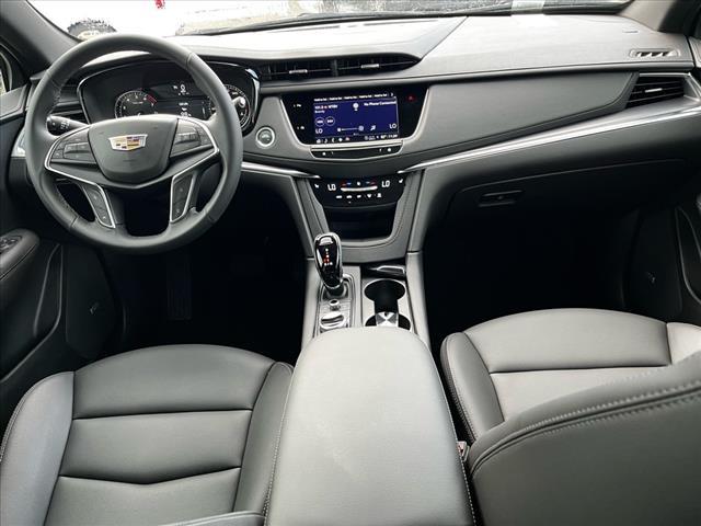 used 2024 Cadillac XT5 car, priced at $40,297