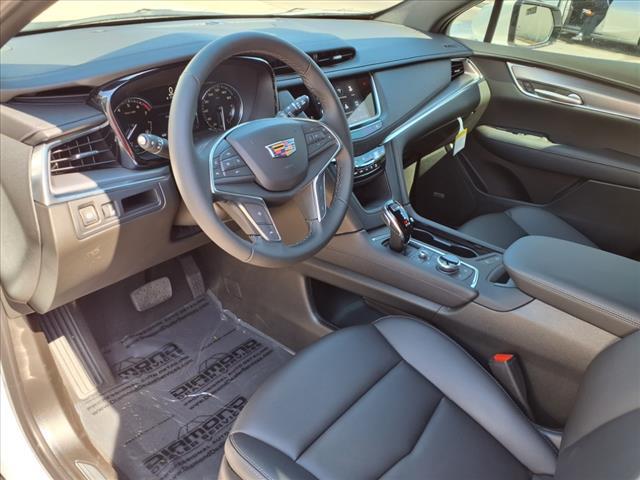 new 2025 Cadillac XT5 car, priced at $48,915