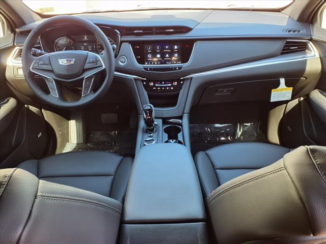 new 2025 Cadillac XT5 car, priced at $48,915