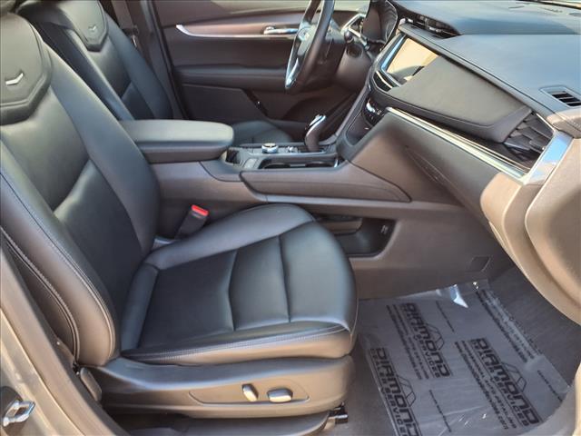 used 2022 Cadillac XT6 car, priced at $27,134