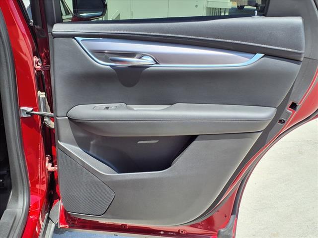 used 2021 Cadillac XT5 car, priced at $25,998