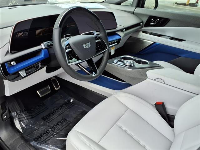 new 2025 Cadillac OPTIQ car, priced at $55,615