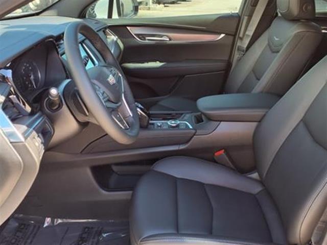 new 2025 Cadillac XT5 car, priced at $48,915