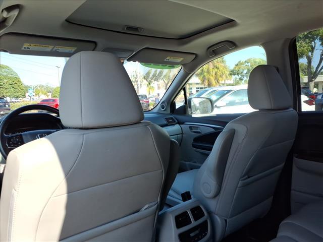 used 2022 Honda Pilot car, priced at $29,882