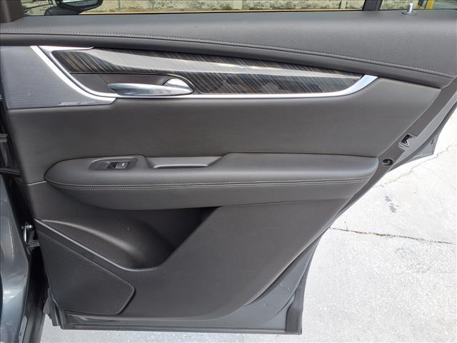 used 2022 Cadillac XT6 car, priced at $37,001