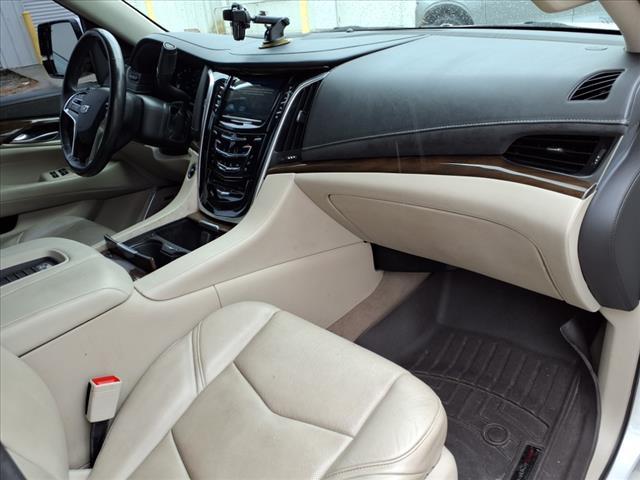 used 2020 Cadillac Escalade ESV car, priced at $30,416