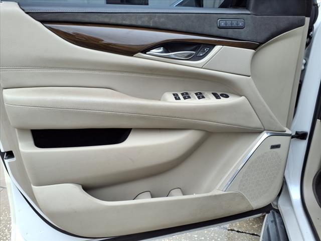 used 2020 Cadillac Escalade ESV car, priced at $30,416