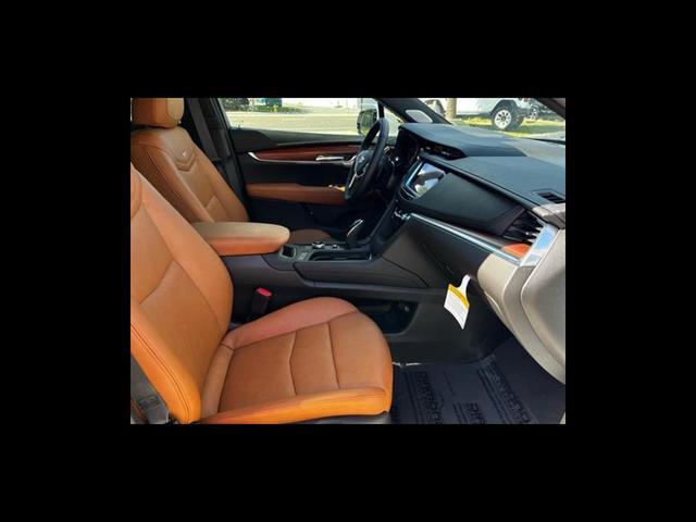 new 2025 Cadillac XT5 car, priced at $58,090