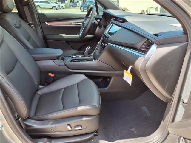new 2025 Cadillac XT6 car, priced at $52,690