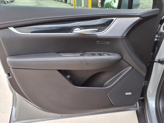 new 2025 Cadillac XT5 car, priced at $54,265