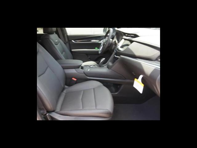 new 2025 Cadillac XT5 car, priced at $56,290