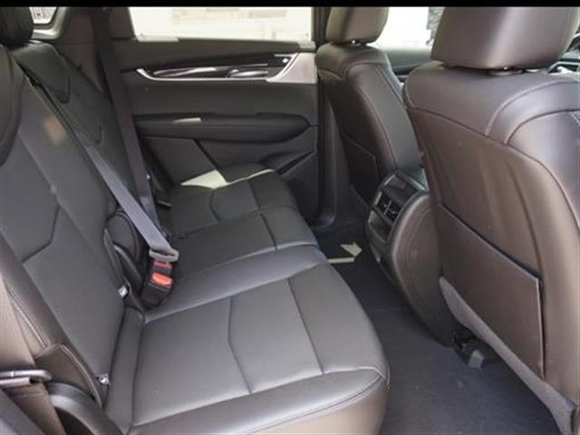 new 2025 Cadillac XT5 car, priced at $56,290