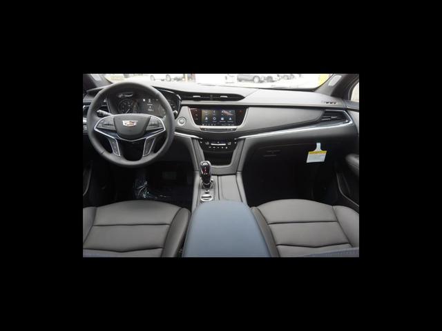 new 2025 Cadillac XT5 car, priced at $56,290