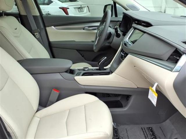 new 2025 Cadillac XT5 car, priced at $56,890